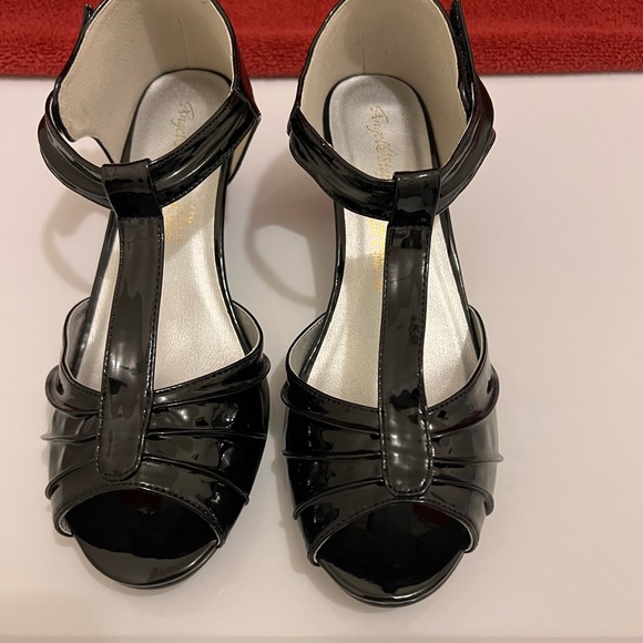 Angel Steps Eva Pump Women’s Shoes, Black Patent, Size—7.5 - Picture 12 of 12